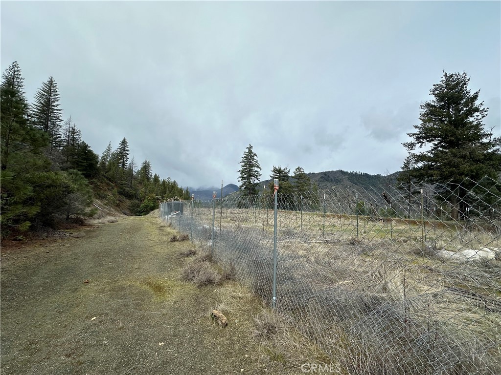 240 Rasmusen Lane Junction City, CA 96048 - Photo 10 of 27