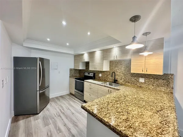 $185,000 | 1301 Northeast Miami Gardens Drive, Unit 521W, Miami, FL 33179