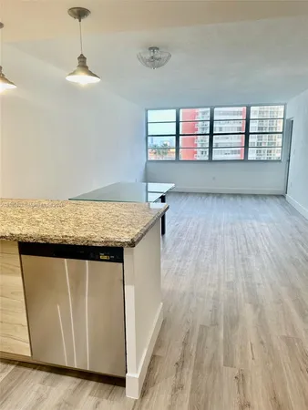 $185,000 | 1301 Northeast Miami Gardens Drive, Unit 521W, Miami, FL 33179