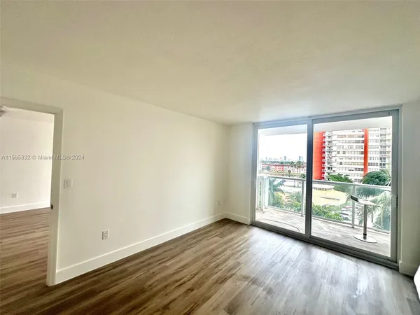 $185,000 | 1301 Northeast Miami Gardens Drive, Unit 521W, Miami, FL 33179