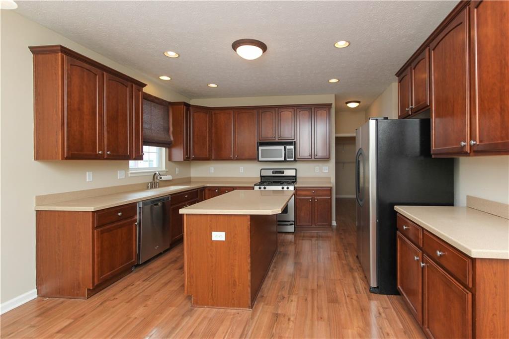 1197 Decatur Lane Greenwood, IN 46143 - Photo 9 of 24 Gallery Image 9
