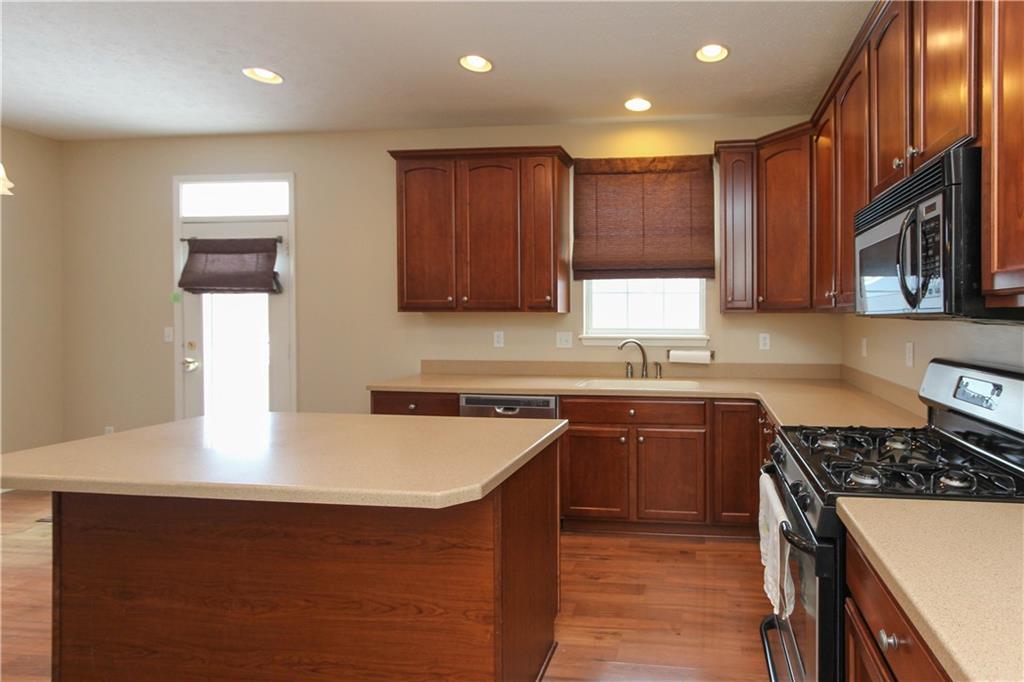 1197 Decatur Lane Greenwood, IN 46143 - Photo 10 of 24 Gallery Image 10