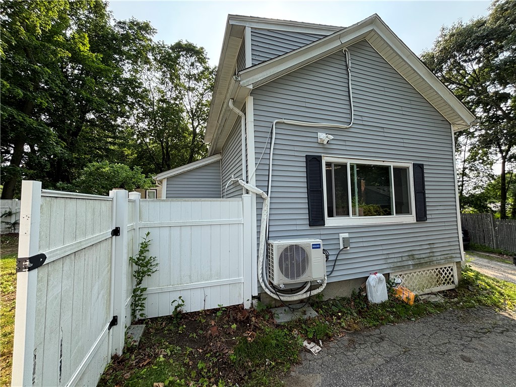 16 Mayor Lane Warwick, RI 02889 - Photo 2 of 20