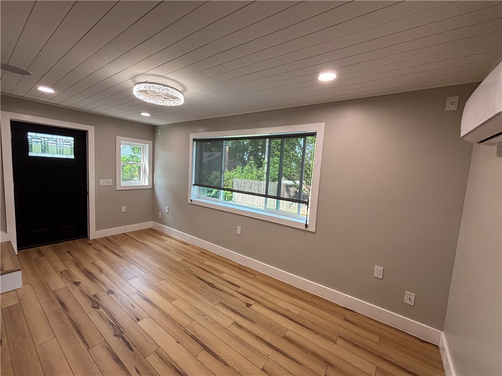 16 Mayor Lane Warwick, RI 02889 - Photo 3 of 20