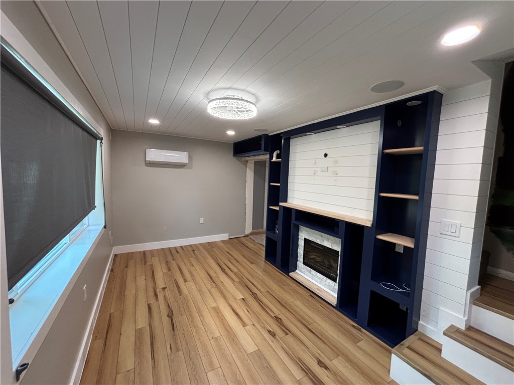 16 Mayor Lane Warwick, RI 02889 - Photo 4 of 20