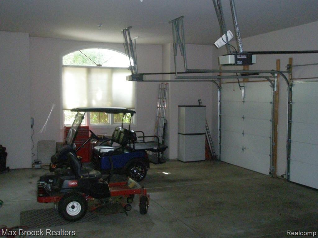 5556 Clarkston Road Clarkston, MI 48348 - Photo 12 of 22 046.jpg