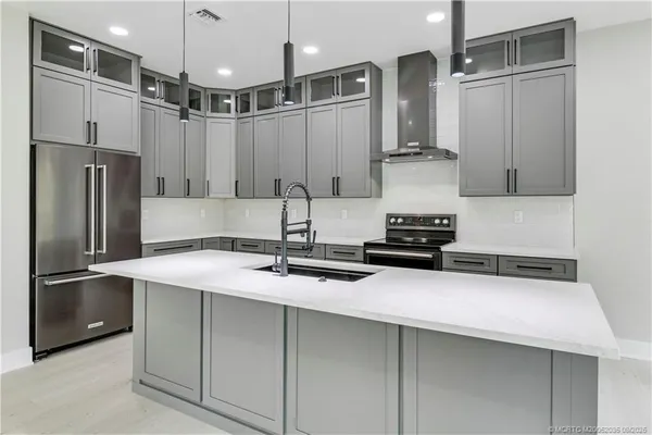$1,105,000 | 1023 Northeast Orange Avenue, Jensen Beach, FL 34957