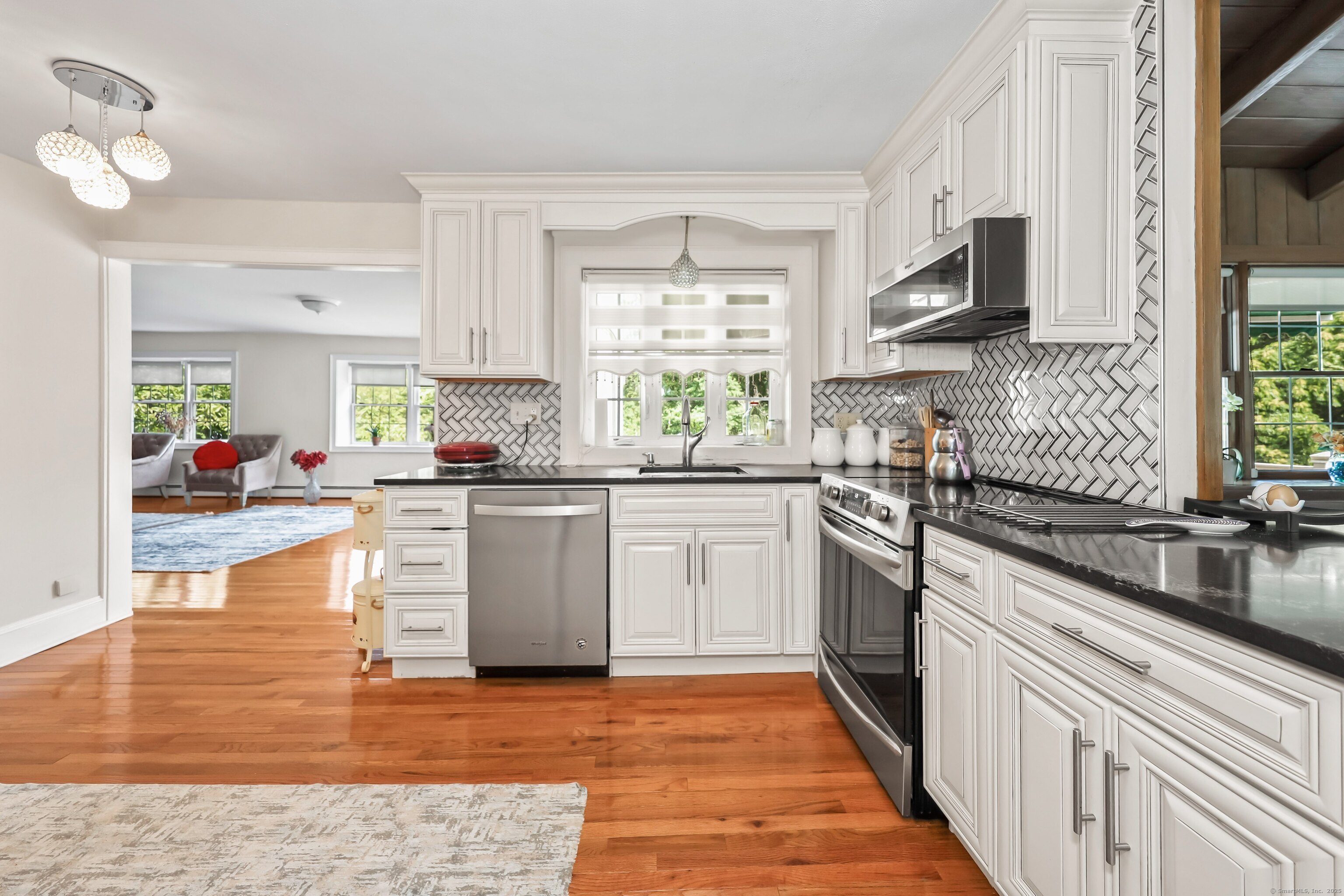 11 Ariel Road Woodbridge, CT 06525 - Photo 17 of 33