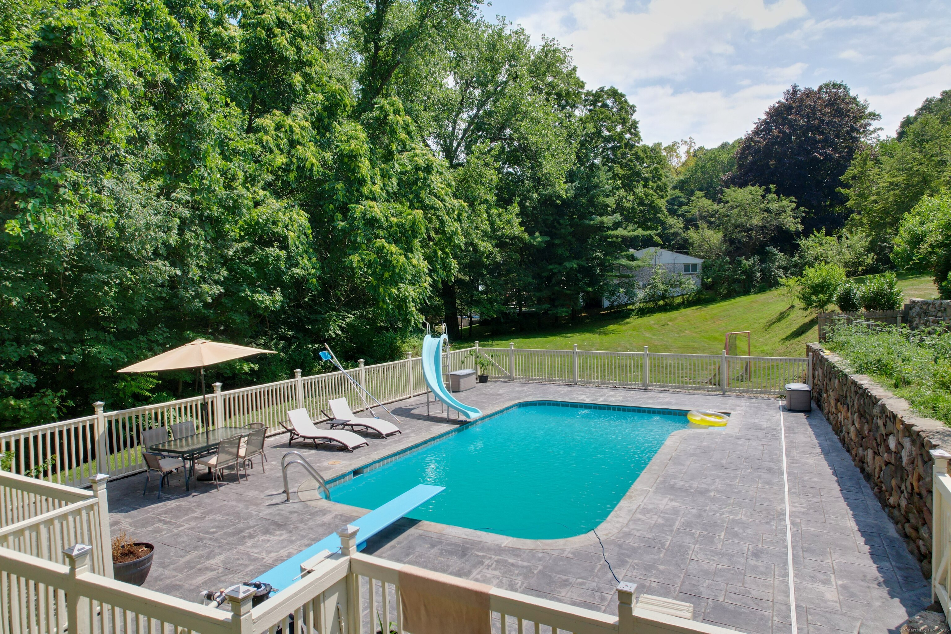 11 Ariel Road Woodbridge, CT 06525 - Photo 32 of 33