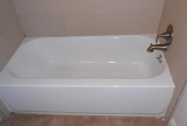 a close view of a bathtub in a bathroom