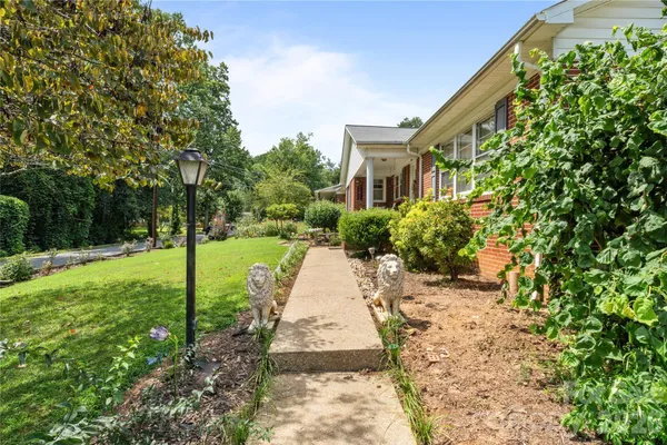 $309,000 | 308 Taubrook Place Northwest, Lenoir, NC 28645