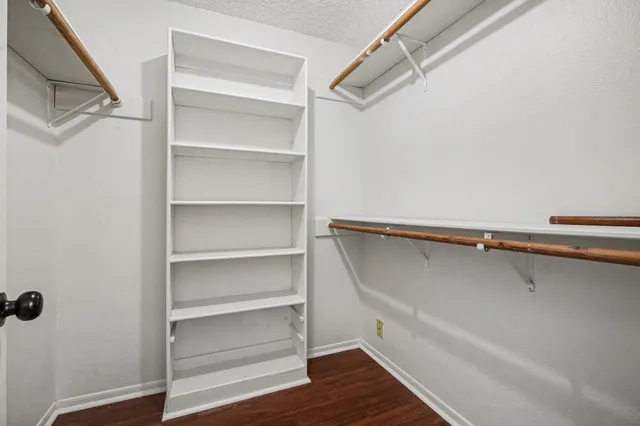 $275,000 | 206 Forest Oaks Lane, Lake Jackson, TX 77566