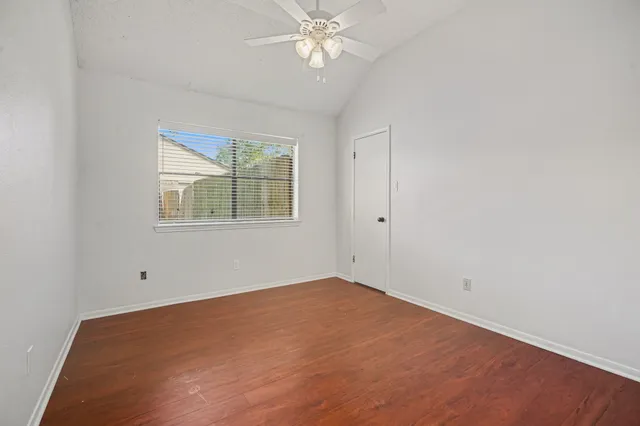 $275,000 | 206 Forest Oaks Lane, Lake Jackson, TX 77566