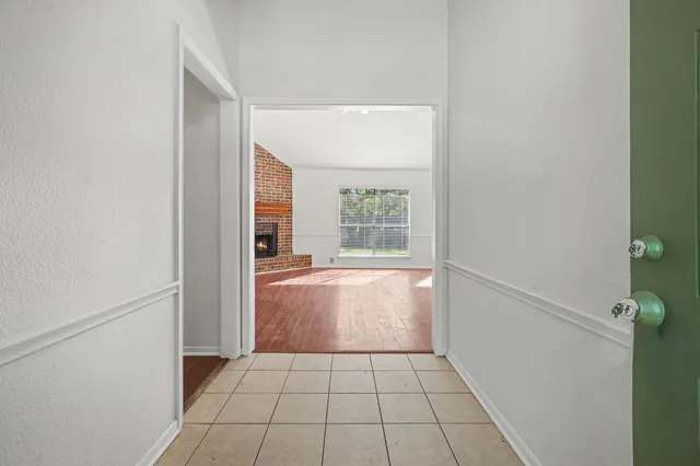 $275,000 | 206 Forest Oaks Lane, Lake Jackson, TX 77566