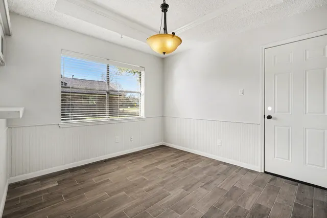 $275,000 | 206 Forest Oaks Lane, Lake Jackson, TX 77566