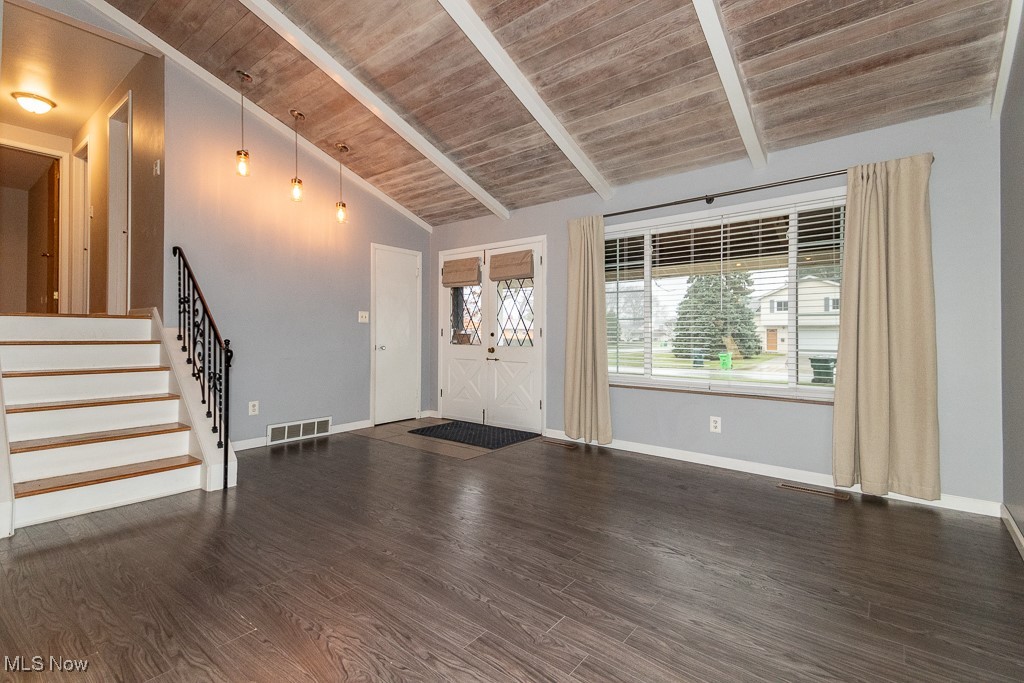 2042 Marshfield Road Cleveland, OH 44124 - Photo 3 of 31 Gallery Image 3