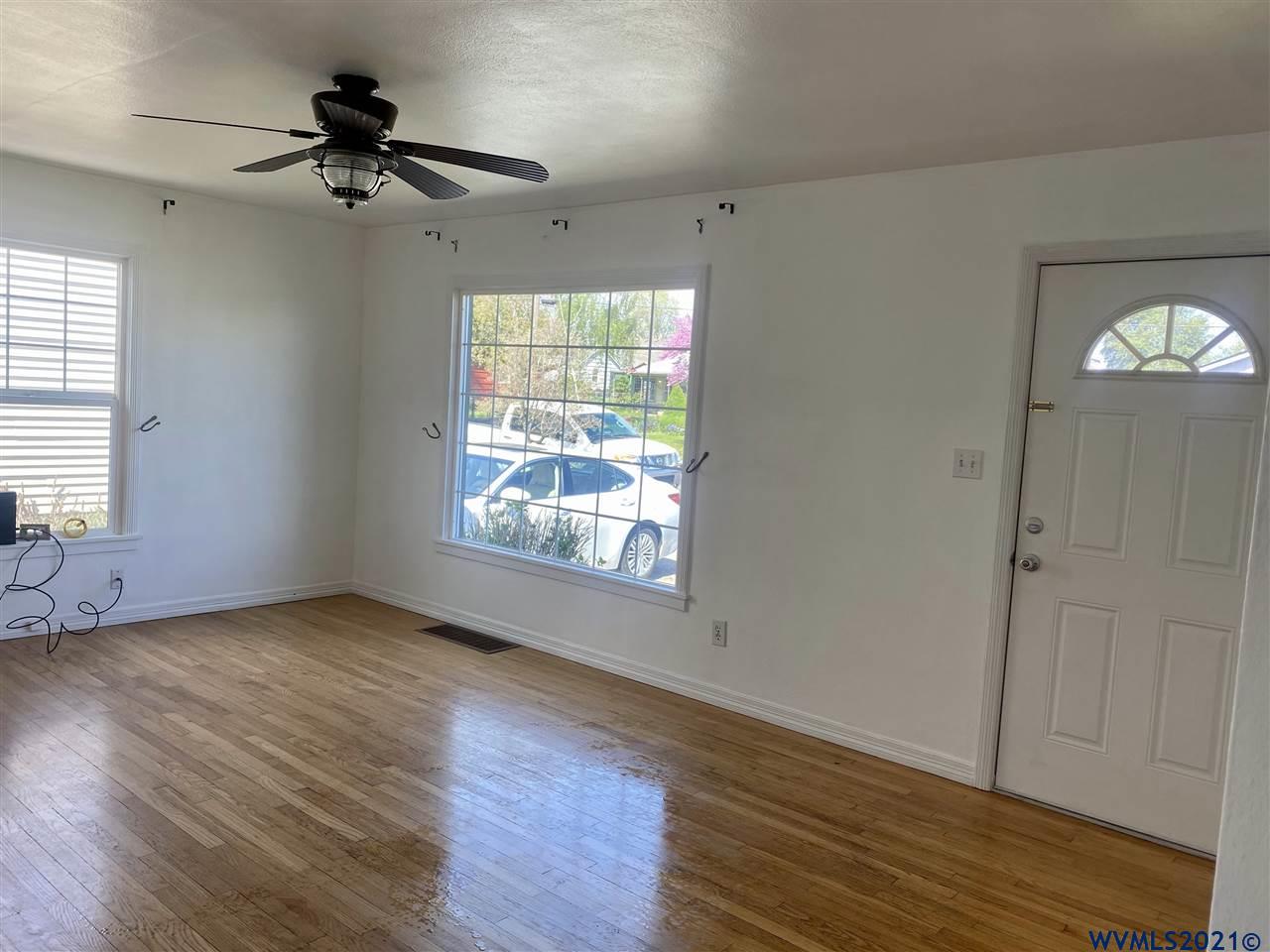 1060 Southwest 13th Avenue Albany, OR 97321 - Photo 3 of 18 Gallery Image 3