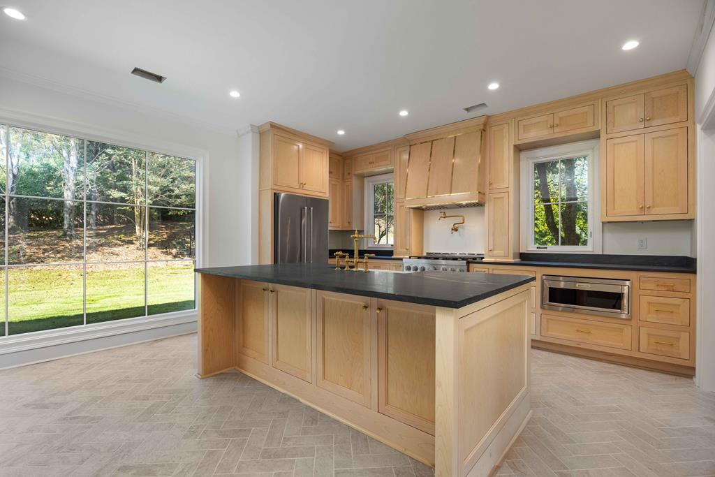 6921 Wethersfield Road Columbus, GA 31904 - Photo 21 of 62 Kitchen