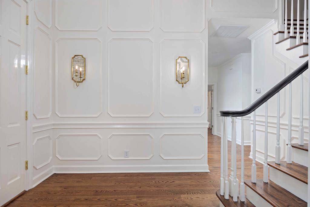 6921 Wethersfield Road Columbus, GA 31904 - Photo 4 of 62 Foyer sconces