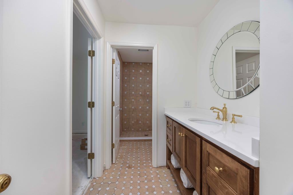 6921 Wethersfield Road Columbus, GA 31904 - Photo 42 of 62 Upstairs ensuite bath