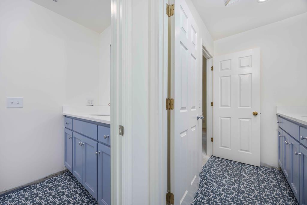 6921 Wethersfield Road Columbus, GA 31904 - Photo 47 of 62 Upstairs Jack and Jill