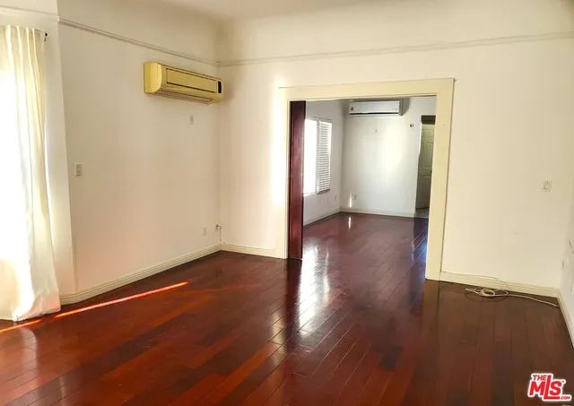 $2,150 | 119 North Benton Way, Los Angeles, CA 90026