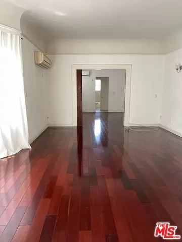 $2,150 | 119 North Benton Way, Los Angeles, CA 90026