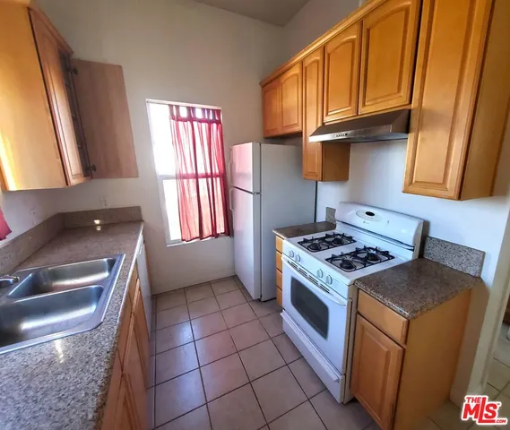 $2,150 | 119 North Benton Way, Los Angeles, CA 90026