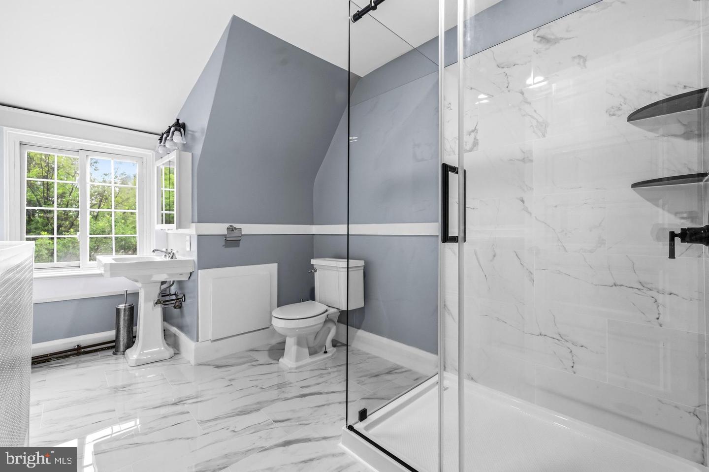 3539 Newland Road Baltimore, MD 21218 - Photo 26 of 39 3rd floor - full bathroom