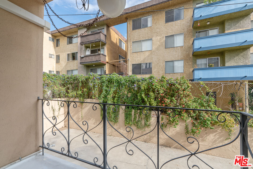 2030 North Vermont Avenue, Unit 6 Los Angeles, CA 90027 - Photo 13 of 25