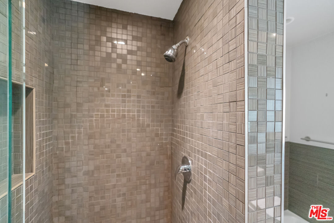 2030 North Vermont Avenue, Unit 6 Los Angeles, CA 90027 - Photo 21 of 25 a bathroom with a shower