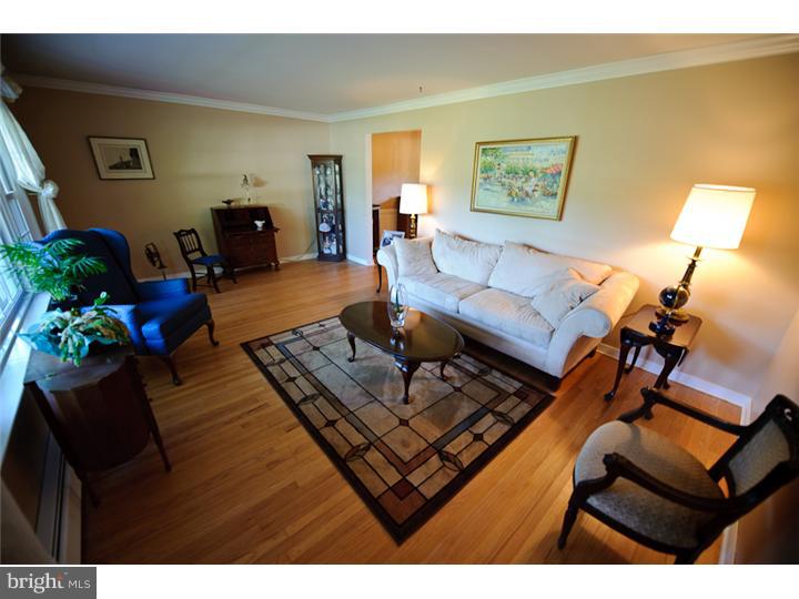 558 Beck Road Souderton, PA 18964 - Photo 3 of 19 Living Room