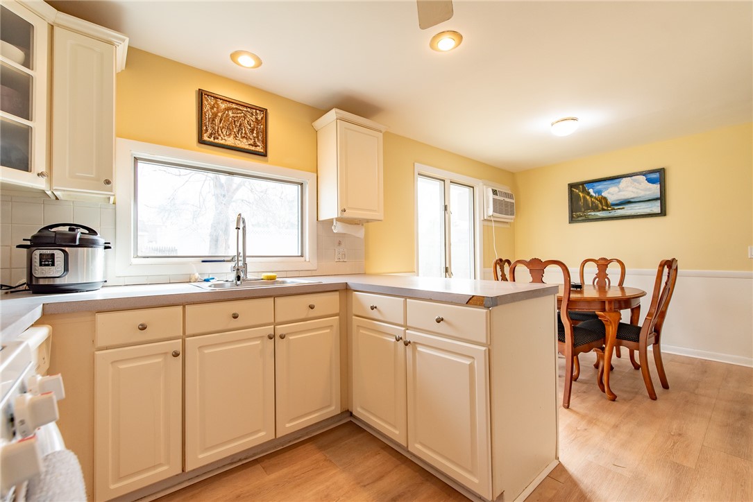 72 Flagg Avenue Warwick, RI 02886 - Photo 11 of 29