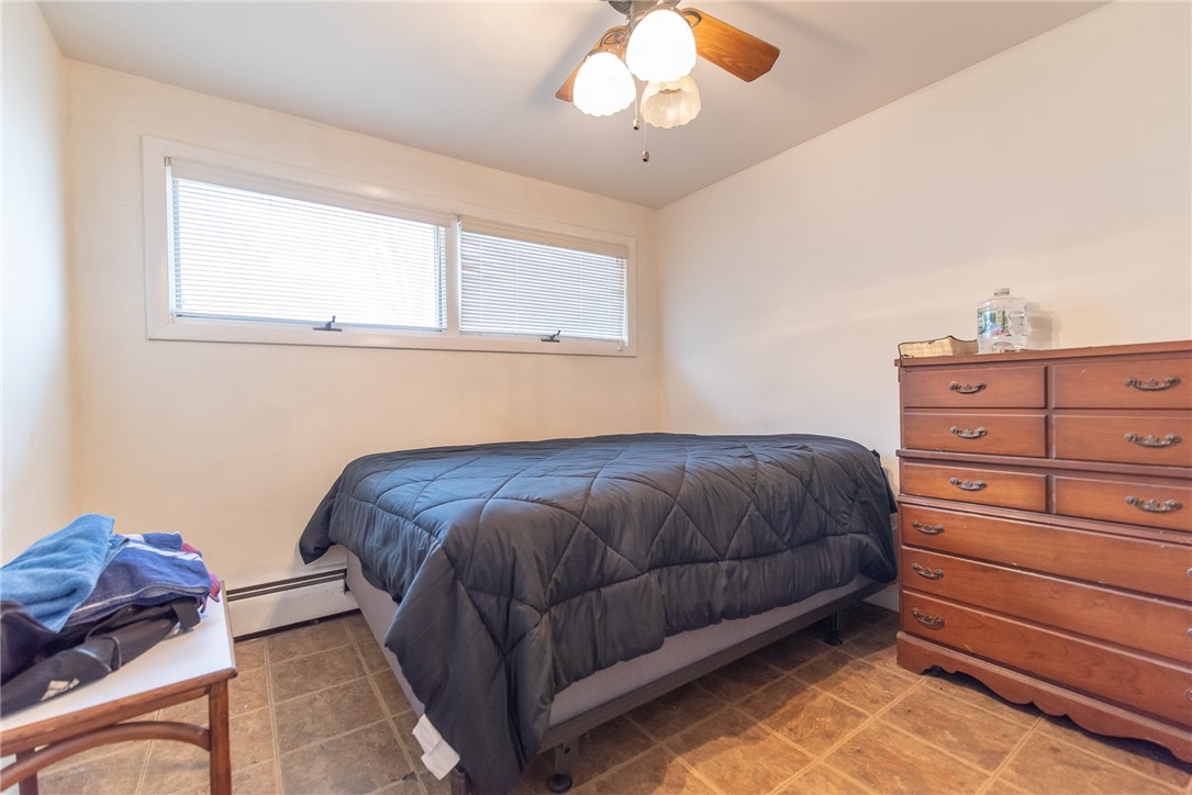 72 Flagg Avenue Warwick, RI 02886 - Photo 17 of 29