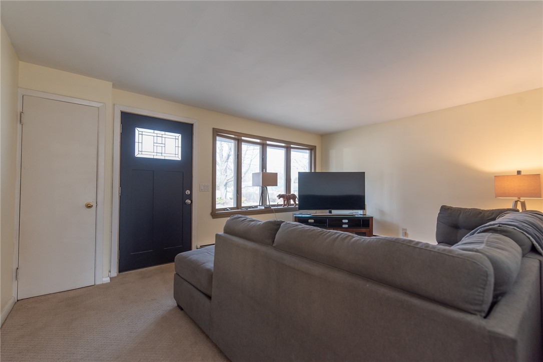 72 Flagg Avenue Warwick, RI 02886 - Photo 5 of 29