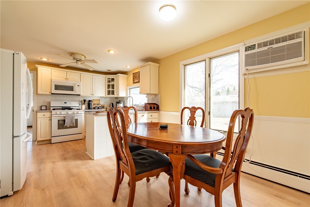 72 Flagg Avenue Warwick, RI 02886 - Photo 7 of 29