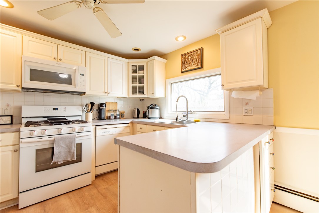 72 Flagg Avenue Warwick, RI 02886 - Photo 10 of 29