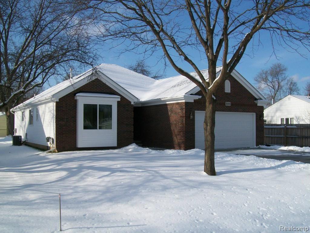 2468 Melvin Avenue Rochester, MI 48307 - Photo 1 of 17 012.jpg