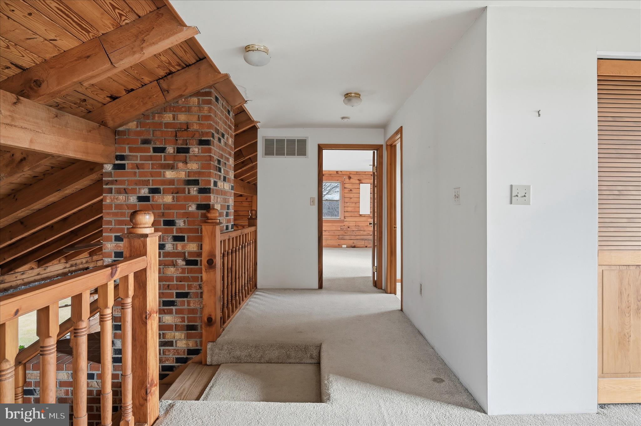 2048 Co Rte 1/11 Kearneysville, WV 25430 - Photo 37 of 95 Hallway