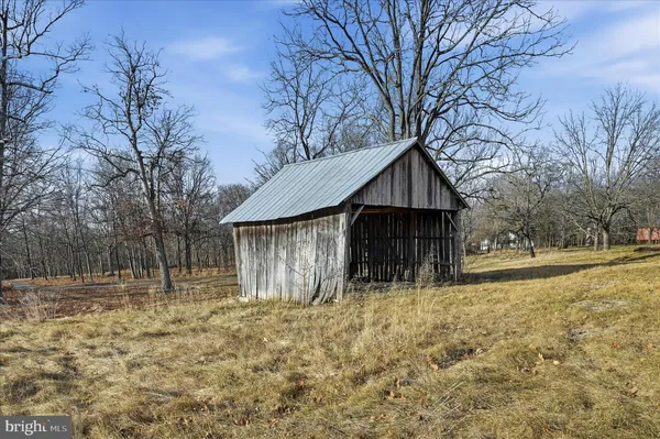$725,000 | 2048 Co Rte 1/11, Kearneysville, WV 25430