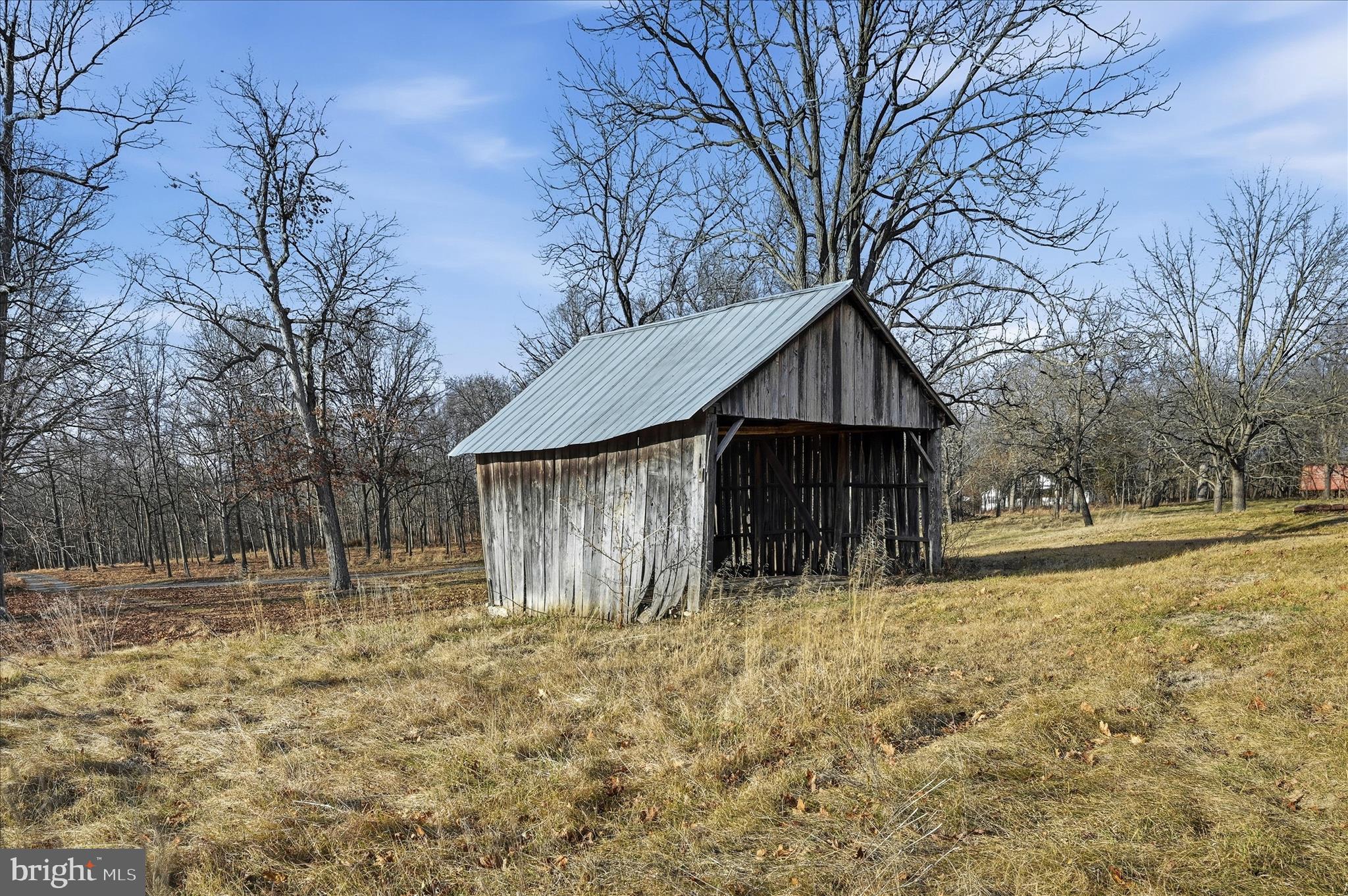 2048 Co Rte 1/11 Kearneysville, WV 25430 - Photo 52 of 95 a backyard of a house