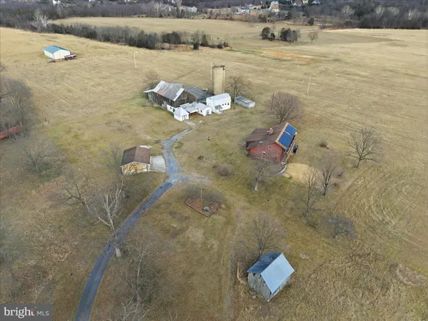 $725,000 | 2048 Co Rte 1/11, Kearneysville, WV 25430