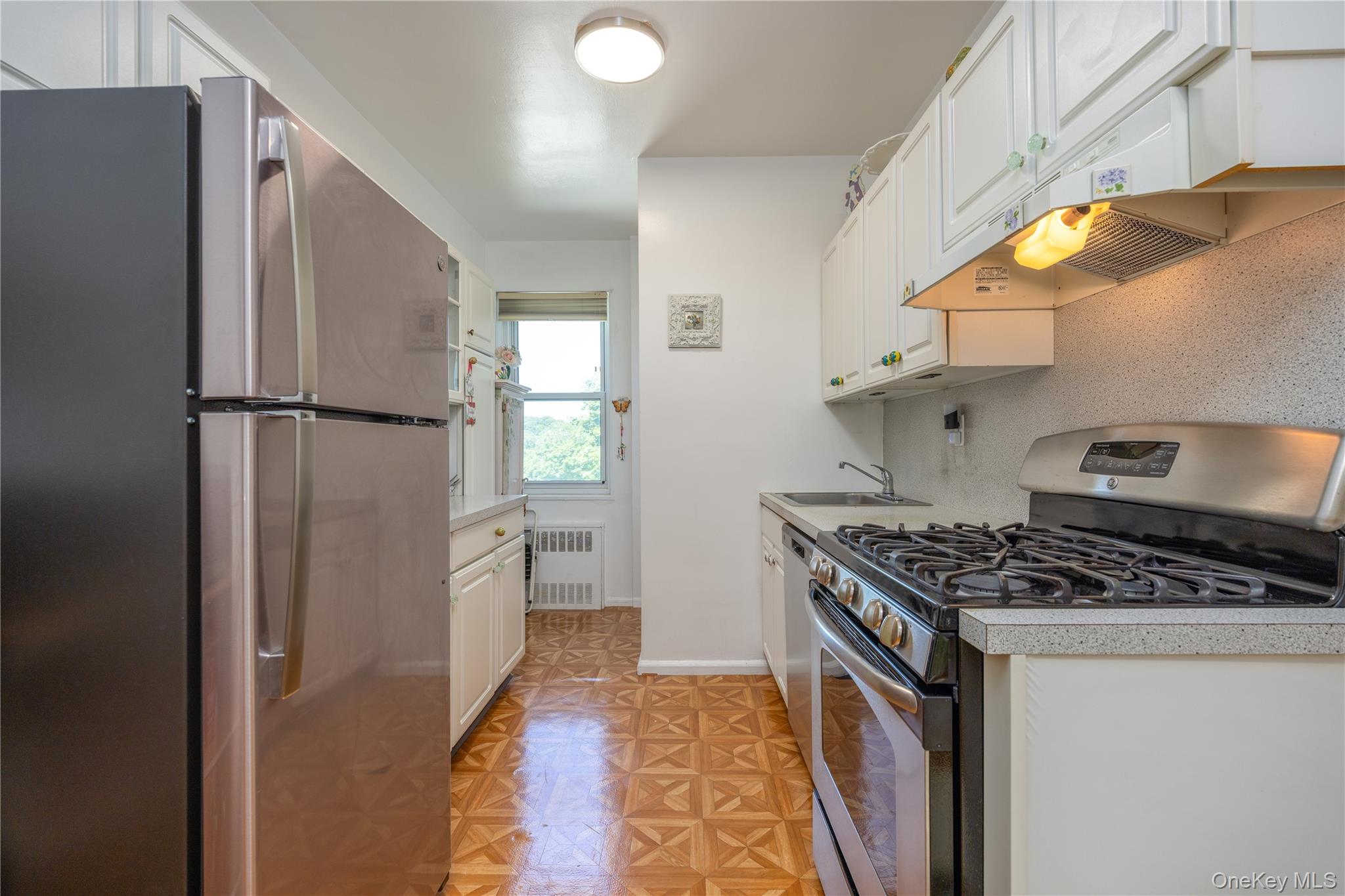 900 Palmer Road, Unit 6D Bronxville, NY 10708 - Photo 18 of 24 New applicances