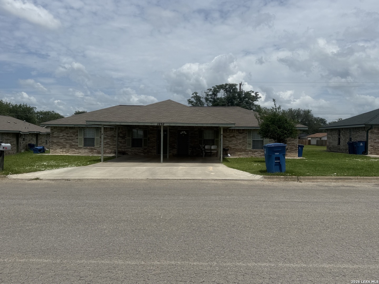 1052 Long Street Pleasanton, TX 78064 - Photo 3 of 7