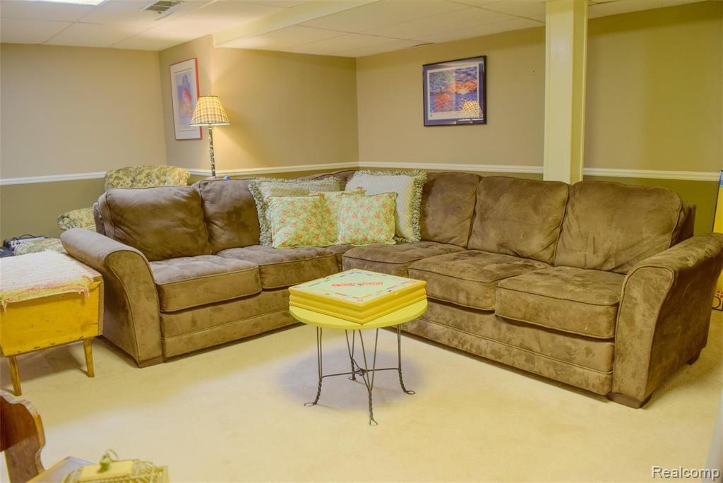 1645 Huntington Park Rochester Hills, MI 48309 - Photo 21 of 25