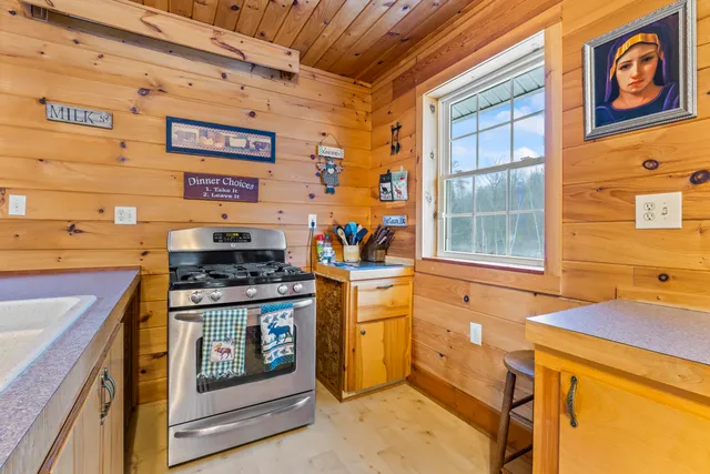 $415,000 | 25 Old Bingham Road, Solon, ME 04979