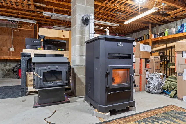 $415,000 | 25 Old Bingham Road, Solon, ME 04979