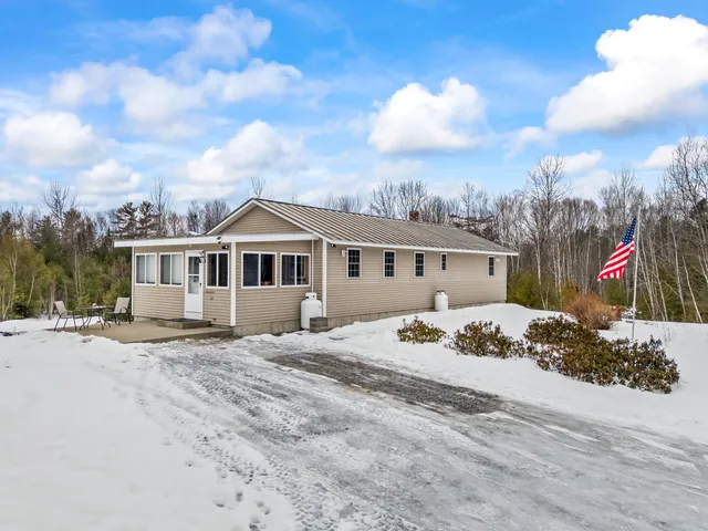 $415,000 | 25 Old Bingham Road, Solon, ME 04979
