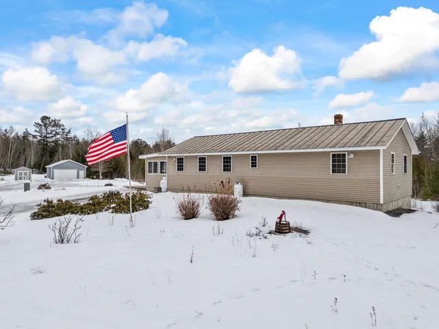 $415,000 | 25 Old Bingham Road, Solon, ME 04979