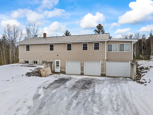 $415,000 | 25 Old Bingham Road, Solon, ME 04979